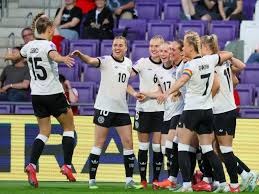 里约网球公开赛：科梅萨纳爆冷逆转兹维列夫晋级四强